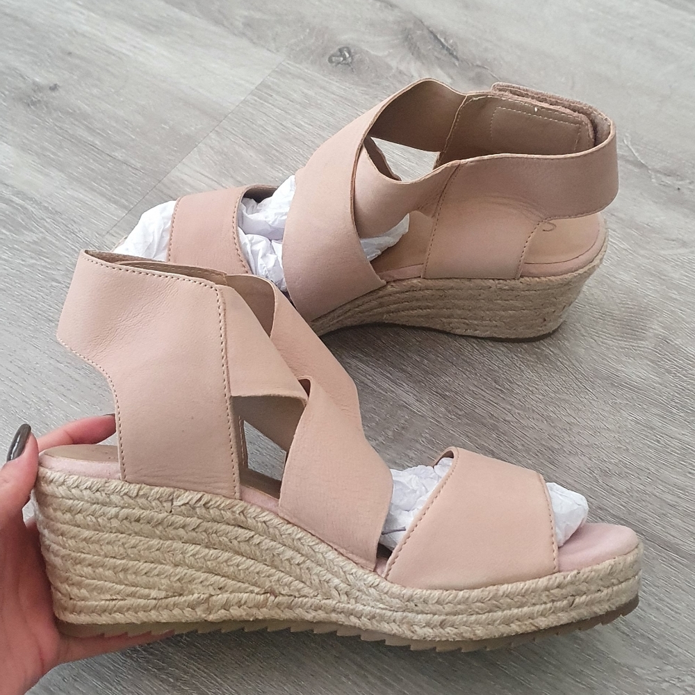 Wedge sandals